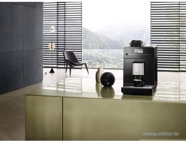 Эспрессо кофемашина Miele CM 5410