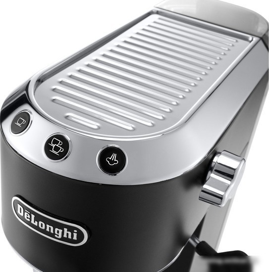 Рожковая помповая кофеварка DeLonghi Dedica EC 685.BK