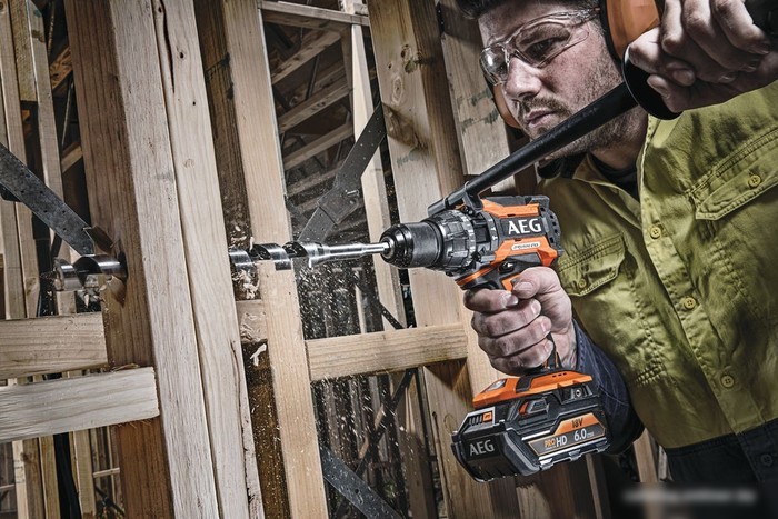 Ударная дрель-шуруповерт AEG Powertools BSB 18BL LI-602C 4935464100 (с 2-мя АКБ 6 Ач, кейс)