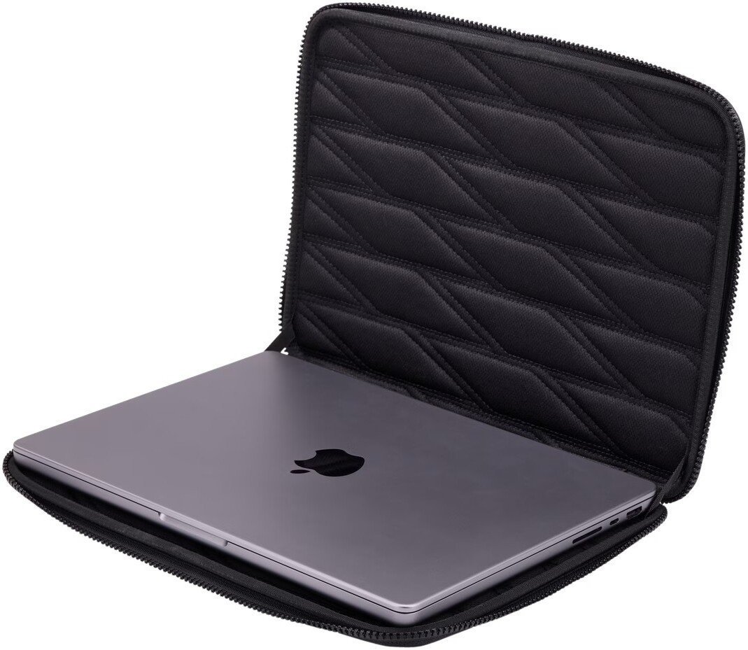 Чехол Thule Gauntlet MacBook Pro 14 (черный)