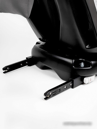 Детское автокресло Amarobaby Brilliant Isofix AMARO-2003-BrCh (черный)