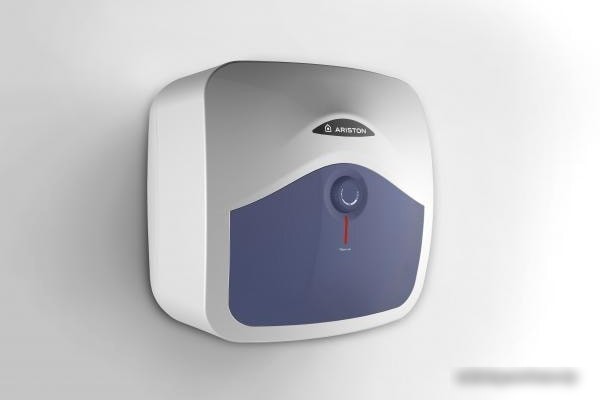 Накопительный электрический водонагреватель под мойку Ariston BLU EVO R 10U RU