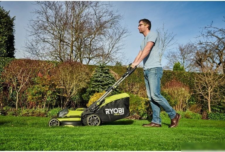 Газонокосилка Ryobi RY18LMX40B-240 (с 2-мя АКБ)