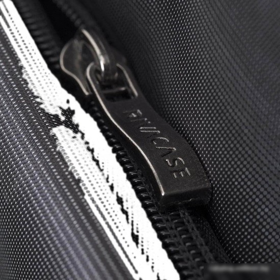 Чехол для ноутбука Riva 8203 (черный)