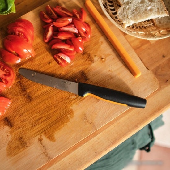 Кухонный нож Fiskars Functional Form 1057543