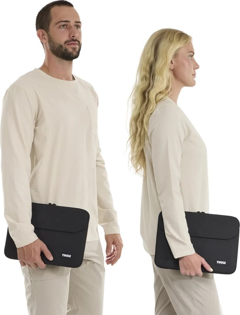 Чехол Thule Lithos Sleeve MacBook Air 13" 3205454 TLS113K (черный)