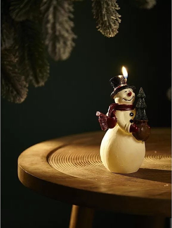 Фигурная свеча Tkano New Year Essential Festive snowman TK24-NY_CND0009 (белый/красный)