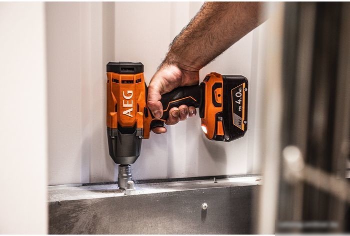 Гайковерт AEG Powertools BSS 18C12ZC-0 4935481078 (без АКБ)