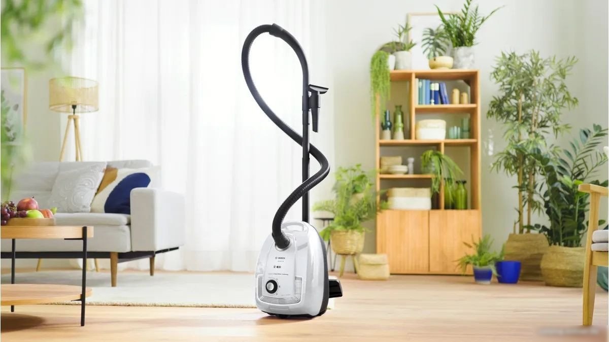 Пылесос Bosch Serie 4 BGL38WH2