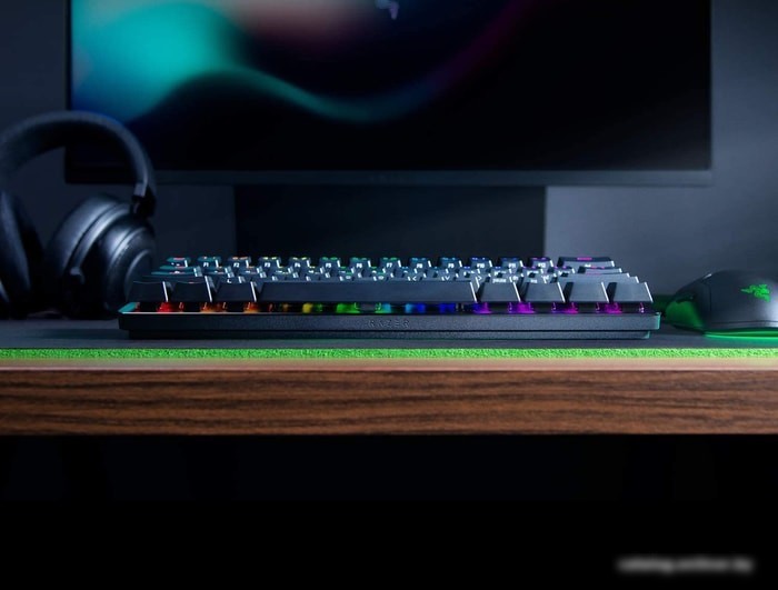 Клавиатура Razer Huntsman Mini Clicky (черный)