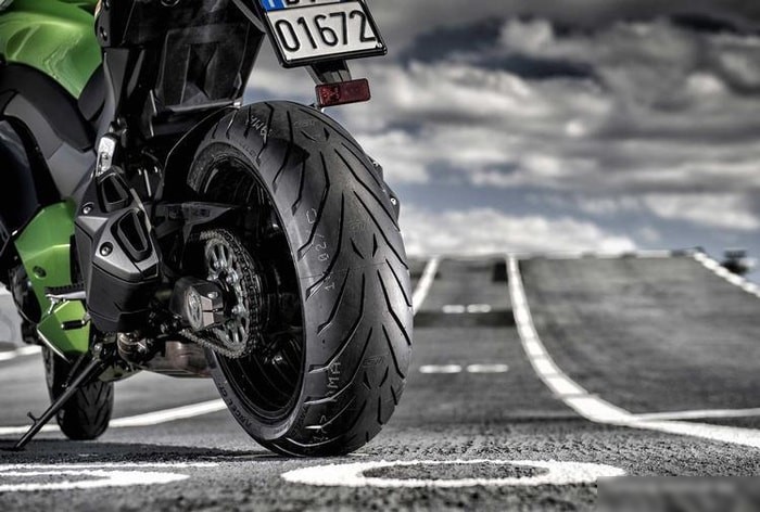 Гоночные мотошины Pirelli Angel GT 120/70R18 59W Front