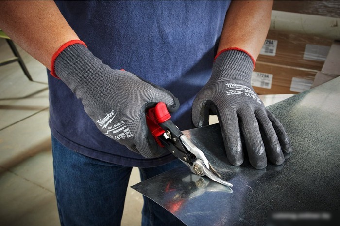 Нитриловые перчатки Milwaukee Cut level 5/E 8/M 4932471424