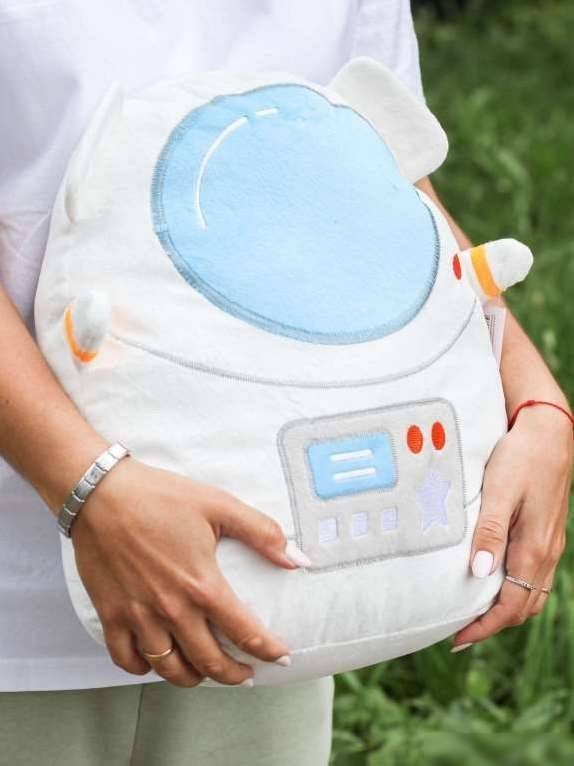 Классическая игрушка ILikeGift Hugme toys Космонавт HMT-012