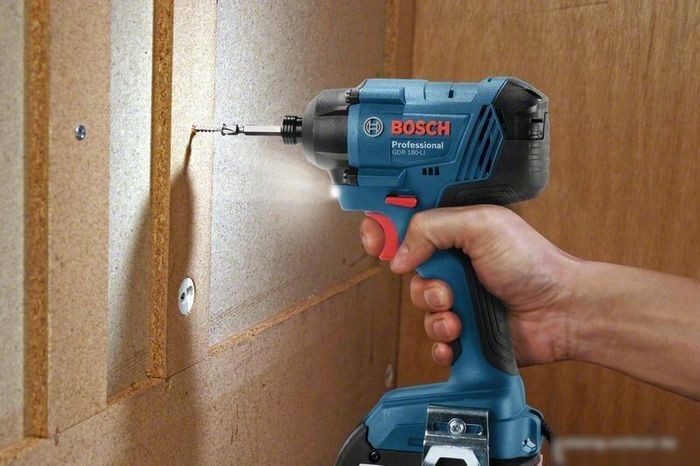 Винтоверт Bosch GDR 180-LI Professional 06019G5124 (без АКБ)