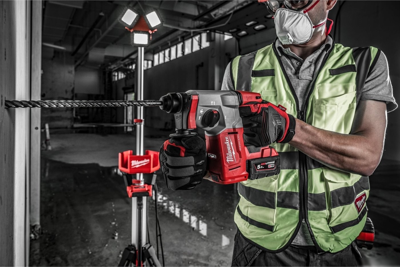 Перфоратор Milwaukee M18 BLH-502X 4933478894 (с 2-мя АКБ, кейс)