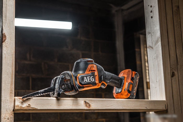 Сабельная пила AEG Powertools BUS18SBL-0 4935479662 (без АКБ)