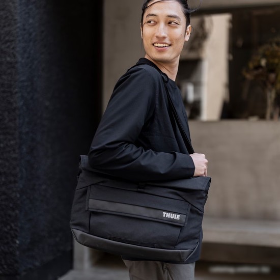 Сумка через плечо Thule Paramount PARACB3114BLK (black)
