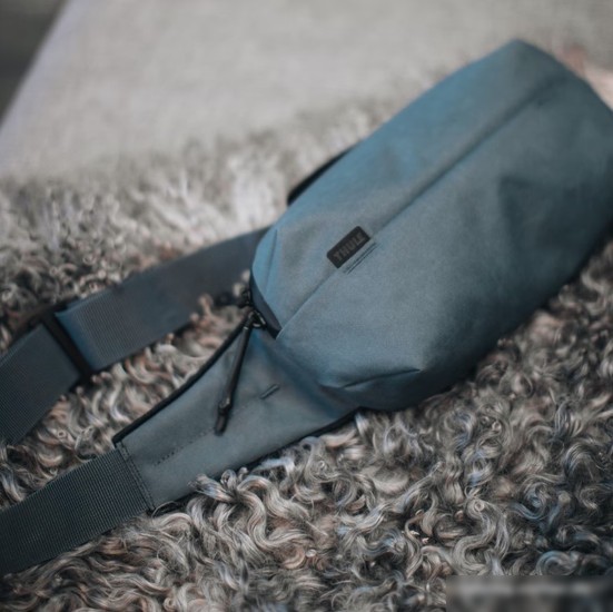 Сумка на пояс Thule Aion Sling Bag TASB102DSL 3205019 (синий)