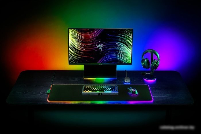 Коврик для стола Razer Strider Chroma