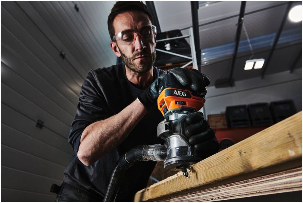 Кромочно-петельный фрезер AEG Powertools BOF18BL3-0 4935493555 (без АКБ)