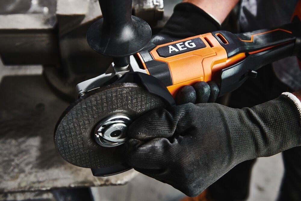 Угловая шлифмашина AEG Powertools BEWS18-125X2-0 4935498182 (без АКБ)